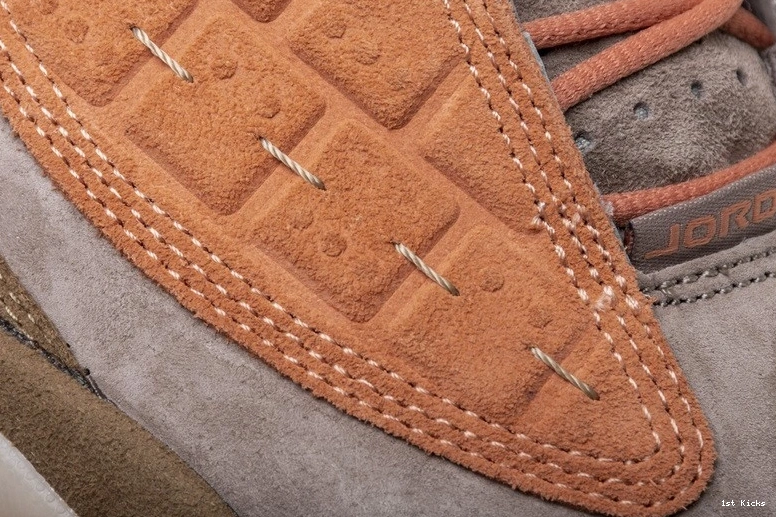 Low Retro 13 Stone Sepia  Jordan Clot AT3102-200 0101